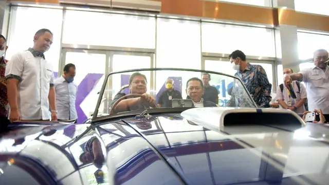 Menteri Koordinator Bidang Perekonomian Airlangga Hartarto dalam acara OLX Autos Indonesia Modification & Lifestyle Expo 2022 (IMX 2022) di Hall A Jakarta Convention Center, Sabtu (1/10/2022). (Dok ekon.go.id)