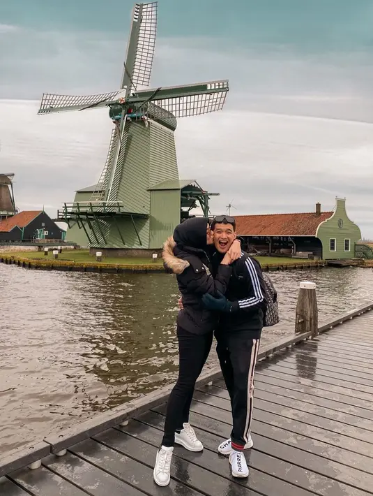 "Pasti ada perubahan si saat hamil, kayak mulai berasa mual. Aku rasa cuma di sinetron doang ternyata emang terasa yah," kata Citra Kirana. (Instagram/citraciki)