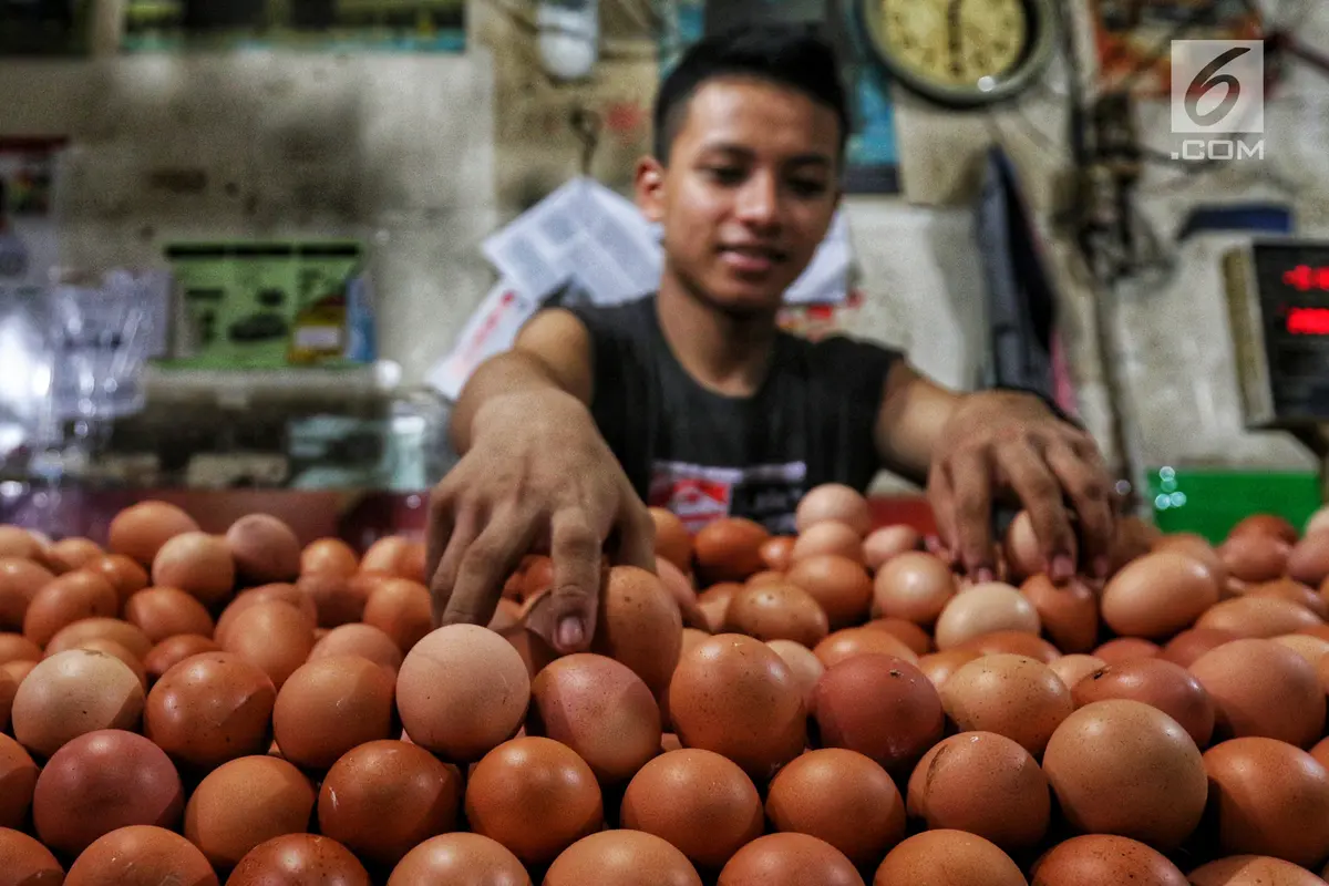 Harga Daging dan Telur Ayam Masih Mahal di Pasar Kelapa Gading