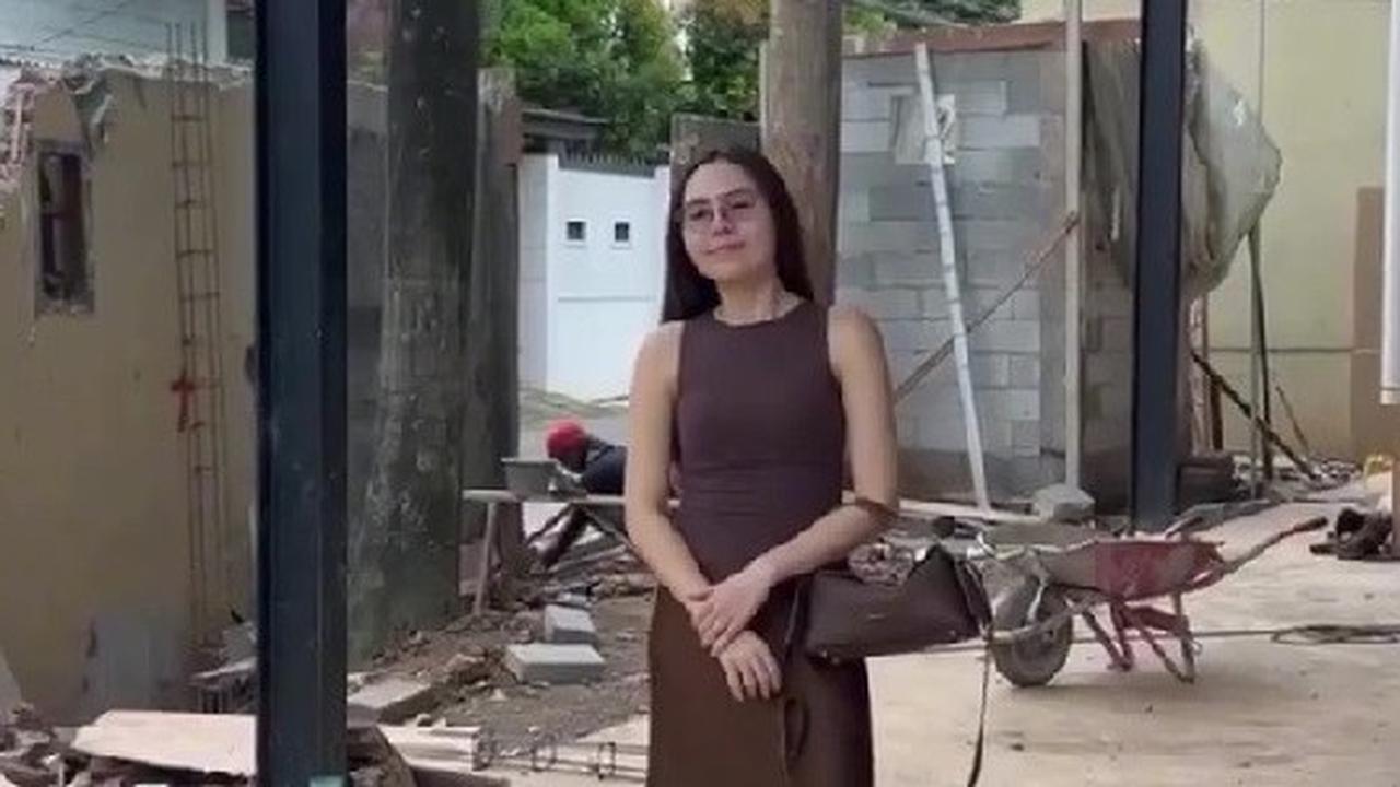 5 Potret Olivia Jensen Karismatik Pantau Pembangunan Soul Padel Club, Bisnia Baru Penuh Harapan
