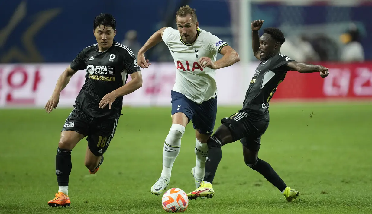 Empat gol The Lilywhites lainnya dicetak oleh Eric Dier (30'), Harry Kane (54''dan 74'), dan satu gol bunuh diri dari pemain K-League XI, Kim Jin-Hyuk (47'). (AP/Lee Jin-man)