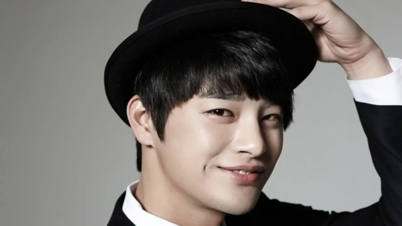 Seo In Guk menjalani wajib militer sejak 28 Maret 2017. (via. Dramafever)