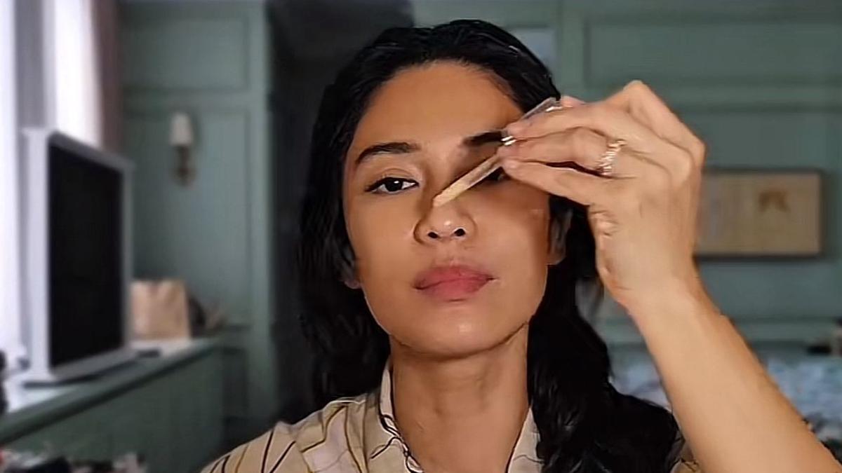 Bocoran Skincare Dian Sastrowardoyo Sebelum Keluar Rumah dari Toner hingga Setting Powder