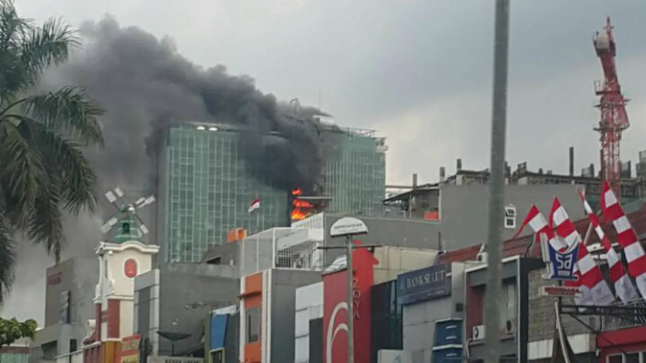Kebakaran gedung baru di Kelapa Gading