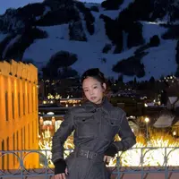 Intip penampilan terbaru Jennie BLACKPINK dengan rambut keriting (@jennierubyjane)