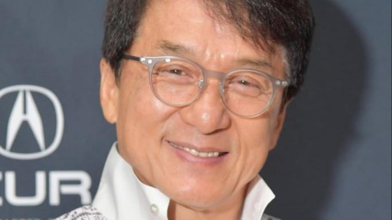Sontak keluarga Jackie Chan jadi sorotan. Diketahui Jackie Chan memiliki anak perempuan yang tak ia akui. Sosok anak itu bernama Etta Ng. Ia merupakan anak Jackie Chan dengan wanita selingkuhannya.