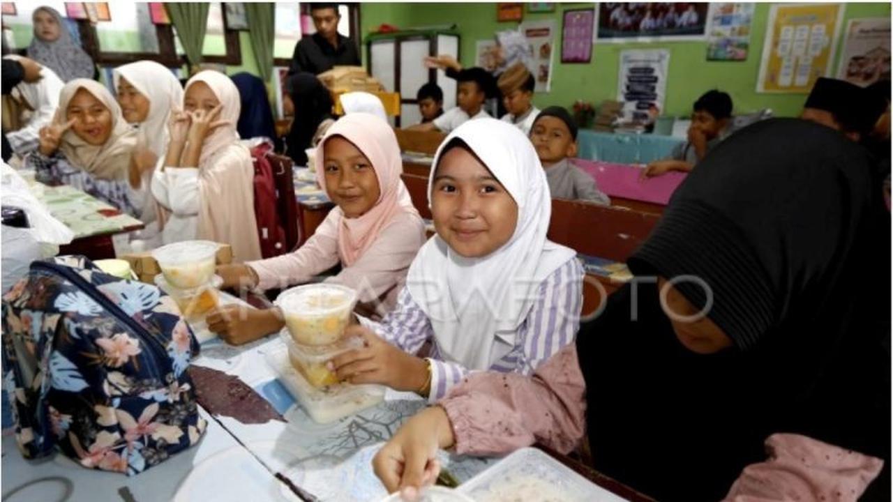 BGN Setop Sementara Operasional 47 SPPG Akibat Menu Makan Tak Layak