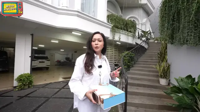 Potret Tampilan Depan Rumah Krisdayanti
