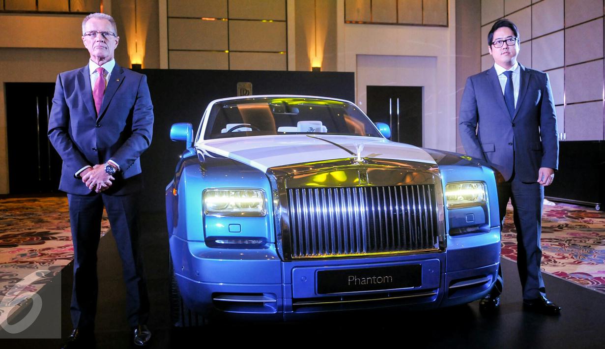 COO Eurokars, Christer Ekberg (kiri) dan GM Rolls Royce Motor Car Asia Pasifik, David Kim saat acara Media Gathering, Jakarta, Kamis (31/3/2016). Rolls Royce Bespoke ikut dipamerkan saat acara tersebut. (Liputan6.com/Yoppy Renato)