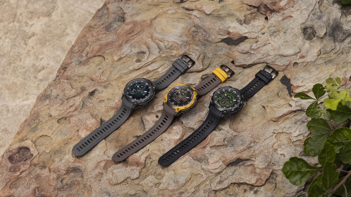 Garmin Perkenalkan Instinct Crossover AMOLED, Hybrid Smartwatch Perpaduan Jam Analog dengan Layar AMOLED Cerah