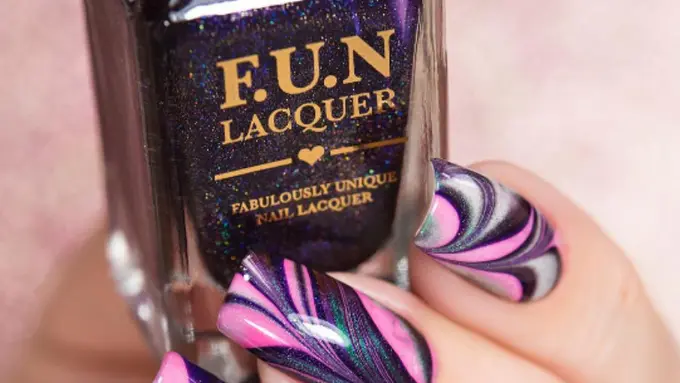 Teknik Nail Art Ini Bikin Kuku Jadi Seperti Permen, Bagus Banget!