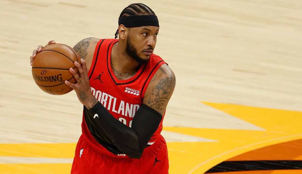 Carmelo Anthony merupakan salah satu pemain terbaik pilihan Denver Nuggets pada NBA Draft 2003. Sebelum membela Lakers pada musim ini, ia pernah bermain di New York Knicks, Thunder, Rockets, dan Blazers, namun belum pernah juara NBA. (Getty Images via AFP/Christian Petersen)