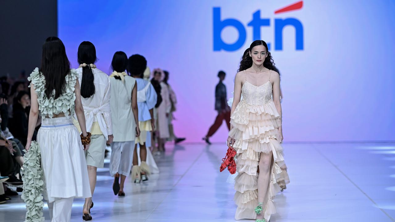 Dukung Pengembangan Industri Kreatif, BTN Pertemukan UMKM Fesyen dengan Desainer Indonesia di JFW 2026