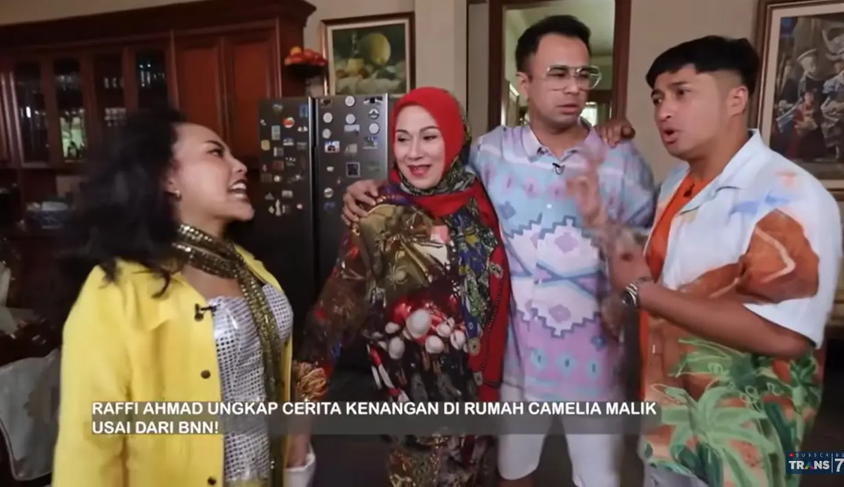 Sekedar informasi, Raffi Ahmad bebas menjalani proses rehabilitasi di Pusat Rehabilitasi BNN Lido pada 27 April 2013. Ia dijemput oleh Camelia Malik dan Luna Maya. [Youtube/TRANS7 OFFICIAL]