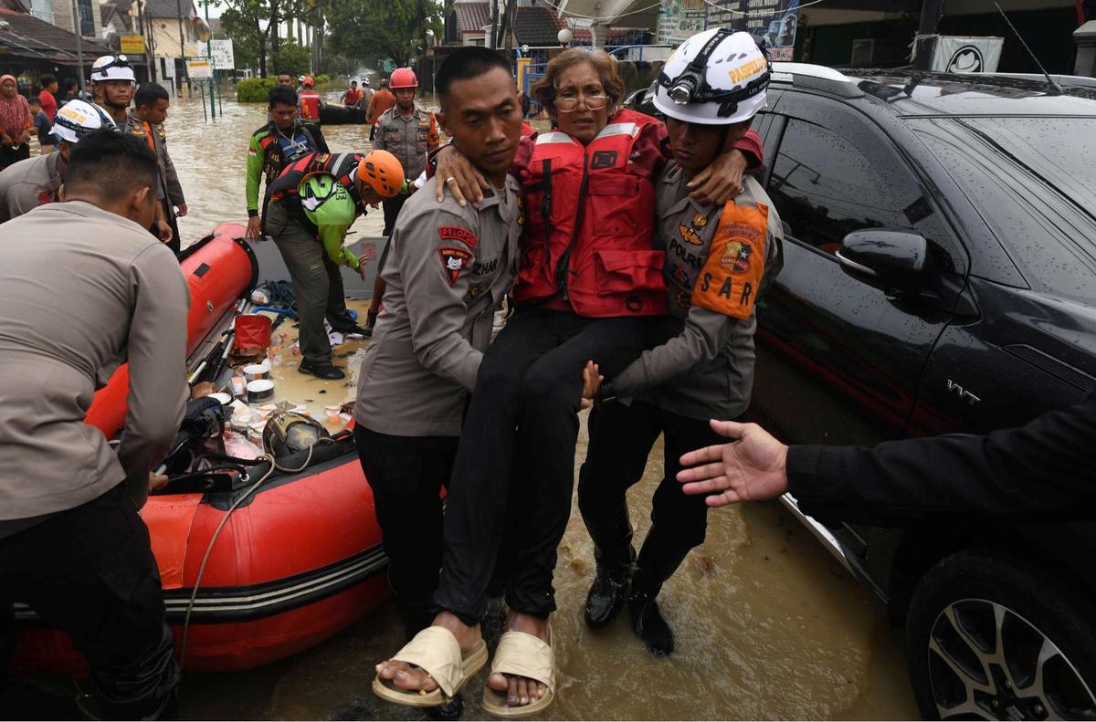 Banjir di Vila Nusa Indah Bogor