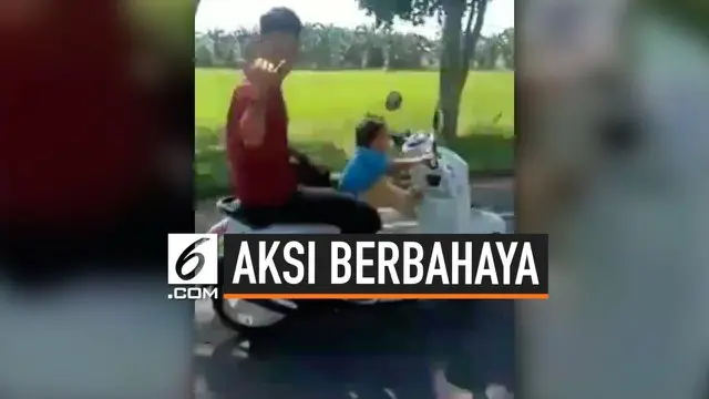 VIDEO: Parah, Balita Diminta Kendarai Motor Matik
