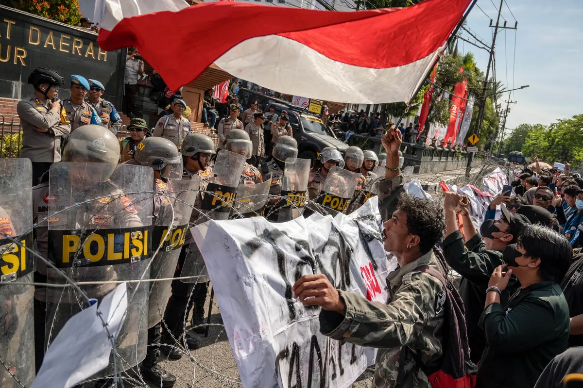 Demo Tolak Revisi UU Pilkada, Mahasiswa dan Masyarakat Surabaya Kecam Sikap DPR