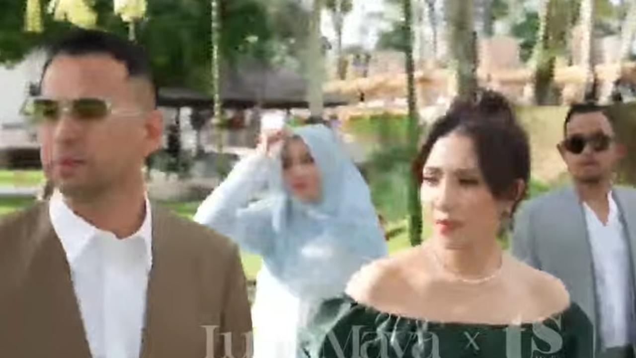 Potret Cantik Nagita Slavina Hadiri Akad Nikah Luna Maya, Pakai Dress Sabrina Hijau Emerald yang Super Elegan