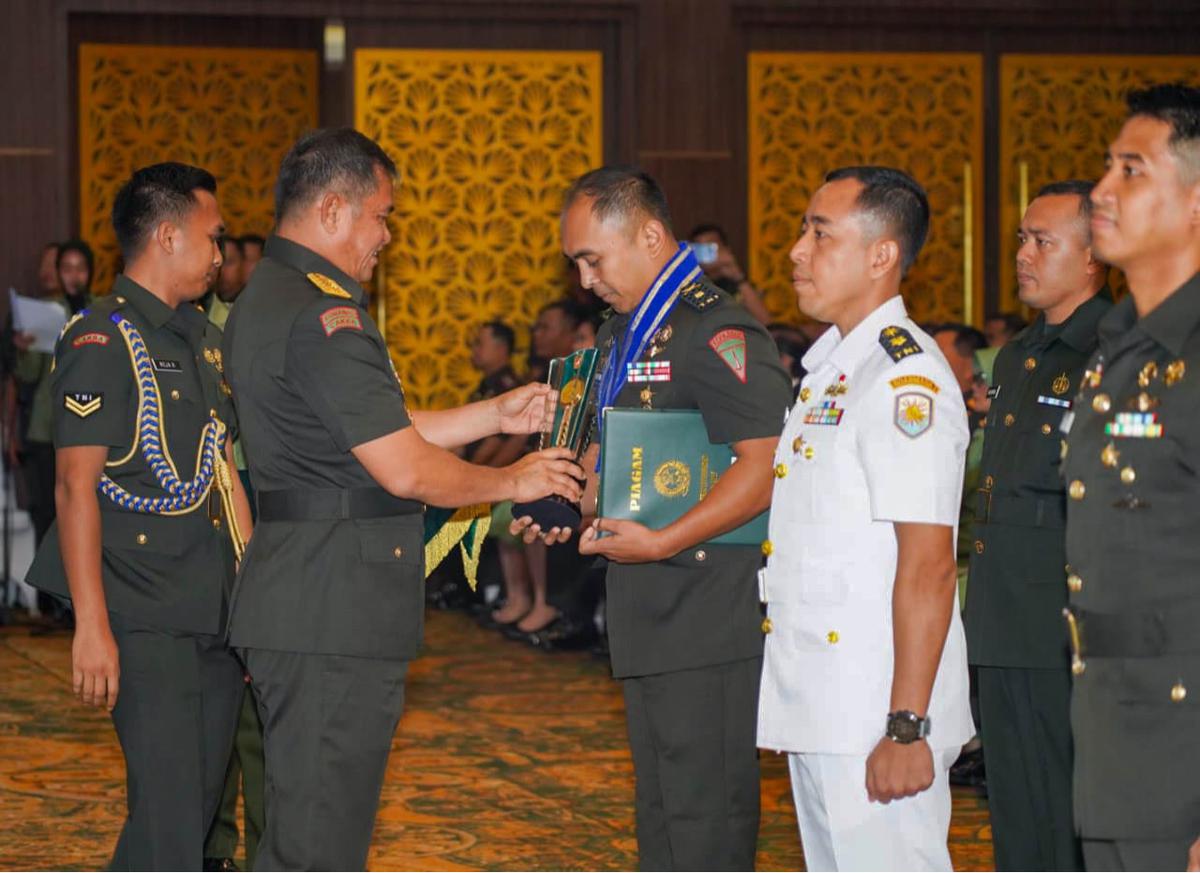 FOTO: Kasad Maruli Ingatkan  Lulusan Seskoad Ditantang Jadi Pemimpin Visioner dan Inovatif