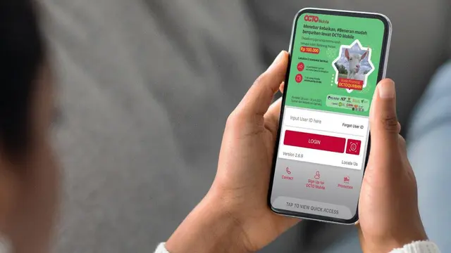Nasabah melakukan pembayaran hewan qurban menggunakan OCTO Mobile.