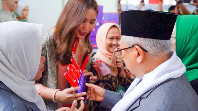 Co-Founder Woobiz, Putri Noor Shaqina Bersama Wakil Presiden Ma'ruf Amin