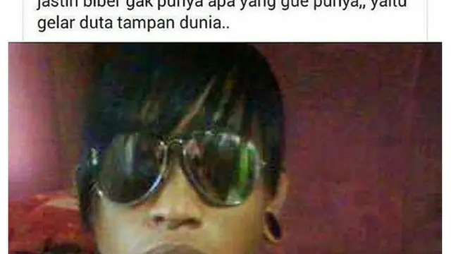 status orang pamer di sosmed