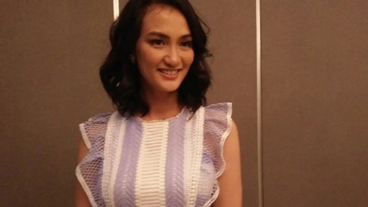 Atiqah Hasiholan Mantap Untuk Tetap Puasa Saat Menyusui