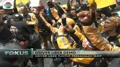 Ratusan pengemudi Uber berdemonstrasi menuntut persamaan tarif, dan meminta dihapsukannya promo 100 persen yang diberikan pihak perusahaan.