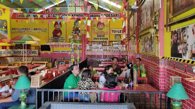 Kedai bakso di Cirebon. (Foto: Liputan6.com/Panji Prayitno)