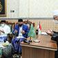 Agus Harimurti Yudhoyono (AHY) bersilaturahmi ke kediaman Rais Aam PBNU KH Miftachul Akhyar di Surabaya. (Foto: Dokumentasi Demokrat))