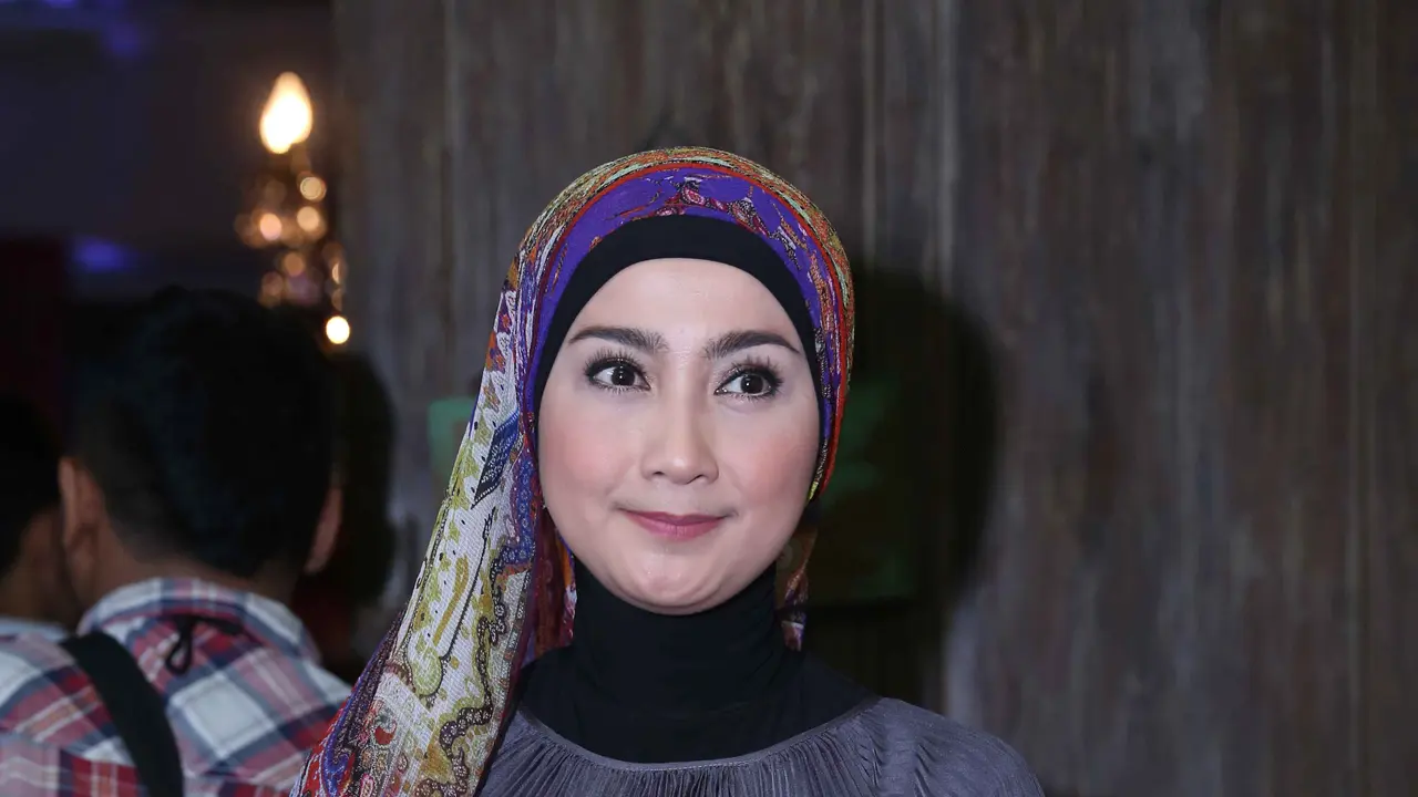 [Bintang] Desy Ratnasari