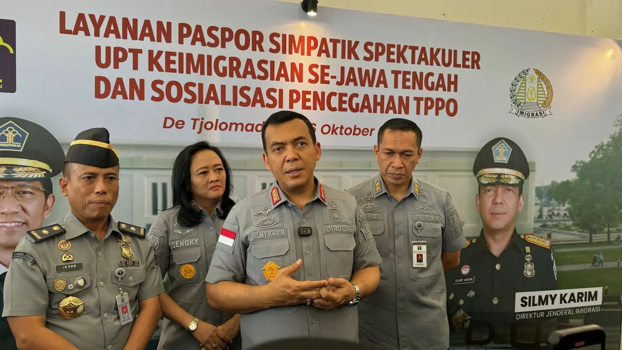 Direktur Imigrasi Silmy Karim