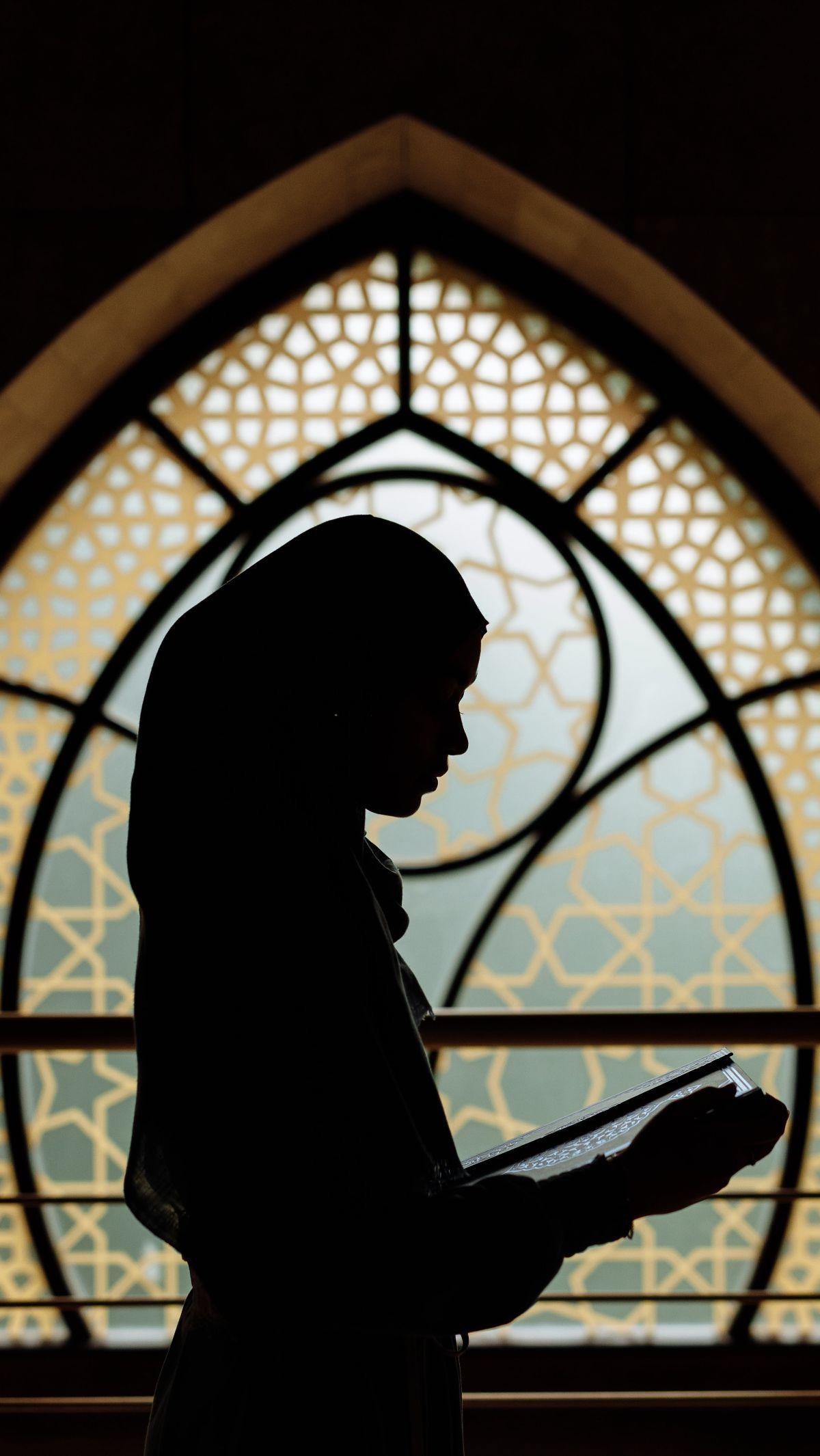 Dosa yang Harus Dihindari Para Muslimah