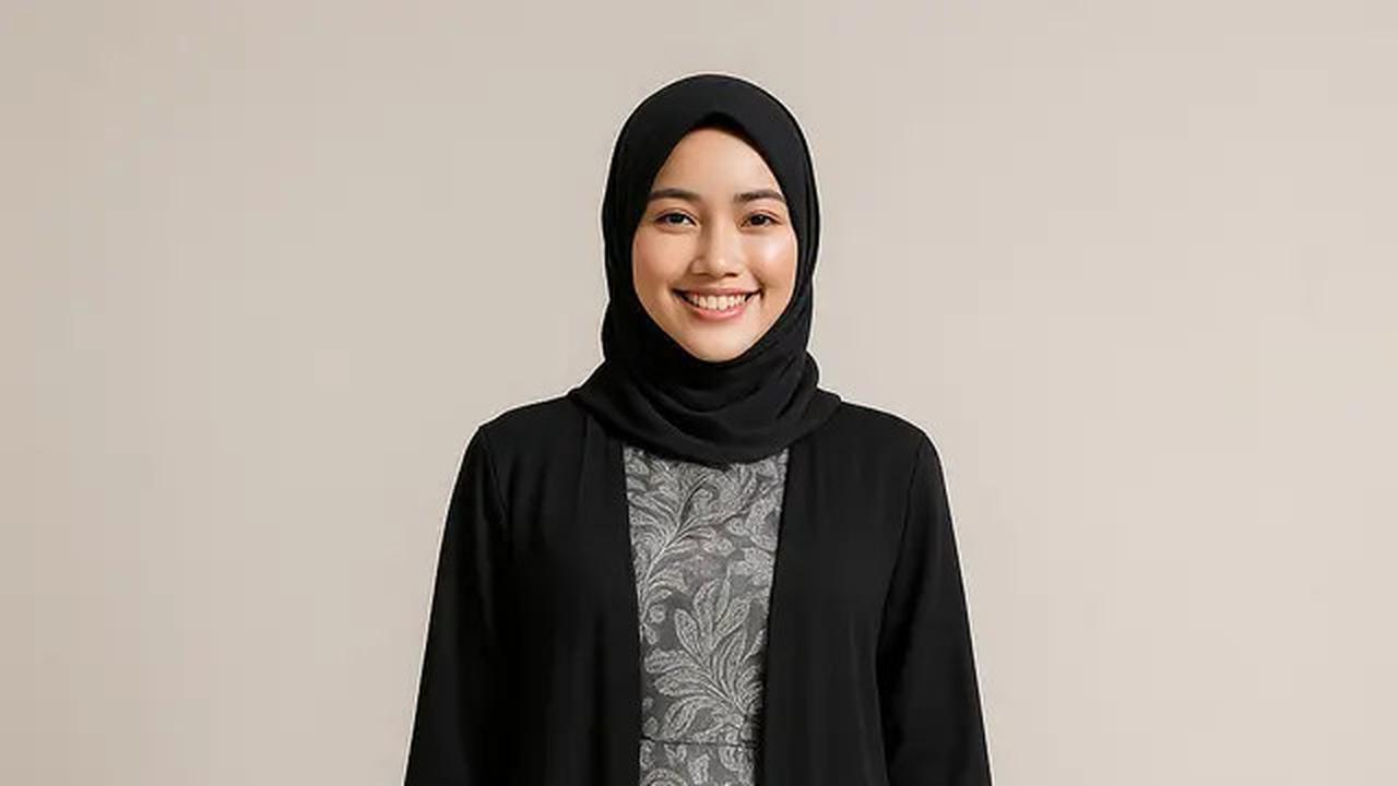 10 Model Gamis Batik Kombinasi Hitam Polos dan Silver, Jadi Outfit Kece Selama 2025