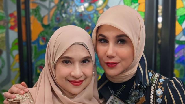 Potret Silvana Herman, Paramitha Rusady, dan Marini Zumarnis Pamer Kebersamaan (credit: https://www.instagram.com/marinizumarnisreal/)