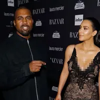 Dalam sebuah video yang Kim Kardashian rilis di aplikasinya, ia mengatakan Kanye West tidak menyukai nama tengahnya.(Getty Images - Taylor Hill - Cosmopolitan)