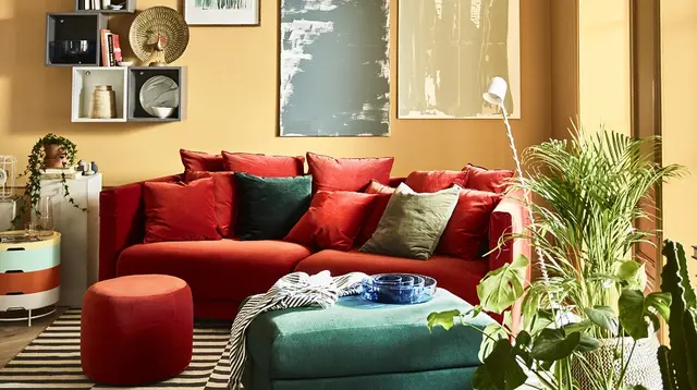 Ruang tamu rasanya belum lengkap tanpa kehadiran satu set sofa yang empuk dan nyaman. Apa kriteria sofa yang cocok ya?
