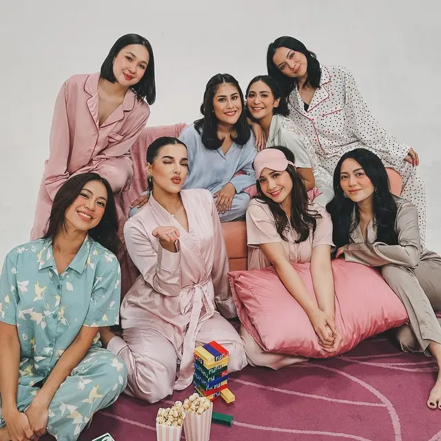 Potret Tasya Farasya Hingga Nagita Slavina Jalani Pemotretan Piama