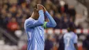 Ekspresi kecewa pemain Belgia, Youri Tielemans setelah gagal mencetak gol melalui tendangan penalti ke gawang Prancis pada laga lanjutan UEFA Nations League A grup 2 yang berlangsung di King Baudouin stadium, Brussels, Belgia, Selasa (15/10/2024) dini hari WIB. (AP Photo/Geert Vanden Wijngaert)