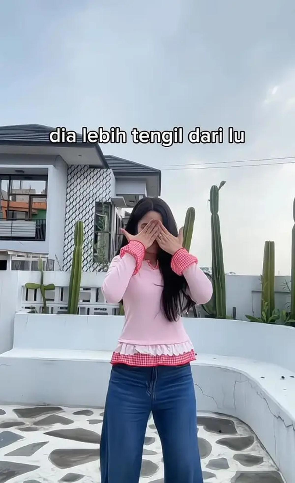 Mengintip Potret Rooftop Rumah Sinta Keong Racun, Usung Desain Tropikal yang Estetik