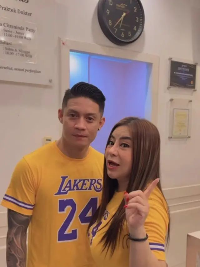 Potret Anisa Bahar dengan Suami Barunya
