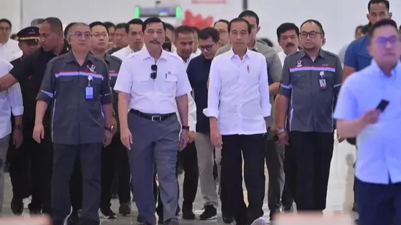 <br>Jokowi menjelaskan, perencanaan Kereta Cepat Jakarta-Surabaya harus didasari perhitungan yang matang.&nbsp;<br>