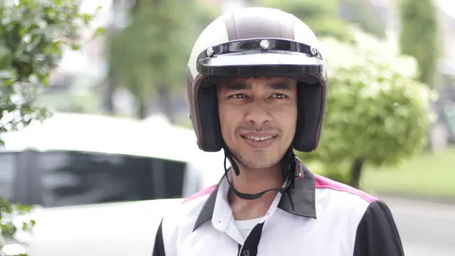 Adegan sinetron Kekasih Halal yang diperankan Wafda Saifan dan Adinda Thomas