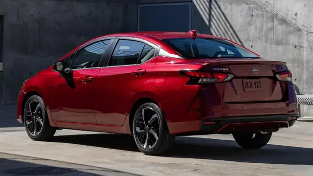 Nissan Versa 2023 jadi sedan termurah di Amerika Serikat