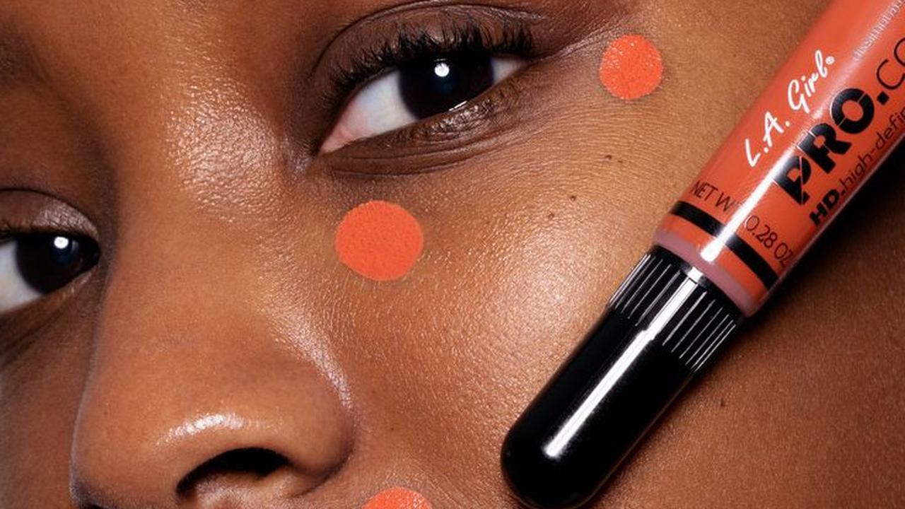 Concealer vs Corrector: Mana yang Lebih Ampuh Menutupi Bekas Jerawat dan Bintik Hitam?
