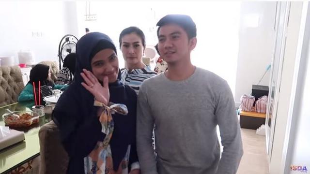 Ramai Kabar Cerai Anaknya Dengan Rizki D Academy Ini 4 Curhatan Ibu Nadya Mustika Hot Liputan6 Com