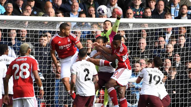 Manchester City Tempel Ketat Posisi Arsenal