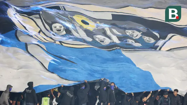 Foto: Aksi Memukau Bobotoh, Persembahkan Koreografi Berkelas untuk Persib Tercinta