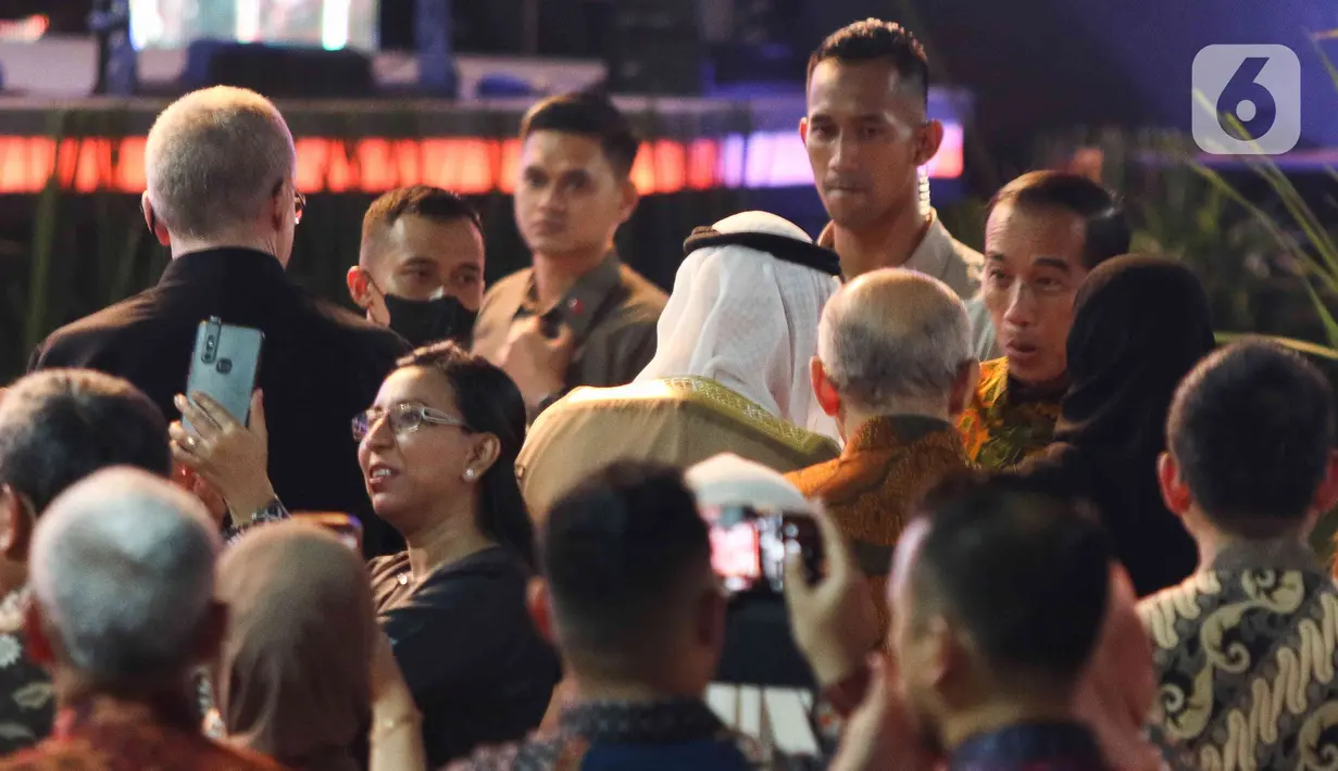 "Dan dengan mengucap Bismillahirrahmanirrahim, pada malam hari ini secara resmi saya
buka Jakarta Fair Kemayoran 2023," kata Presiden Jokowi di JI Expo Kemayoran, Jakarta Pusat. (Liputan6.com/Herman Zakharia)