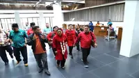 Cawagub Jawa Timur Puti Guntur Soekarno berkunjung ke bandara Banyuwangi (Foto:Liputan6.com/Dian K)